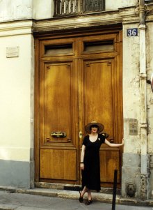 Lynn outside Jean Cocteau’s house in Paris during research for The Templar Revelation in July 1994